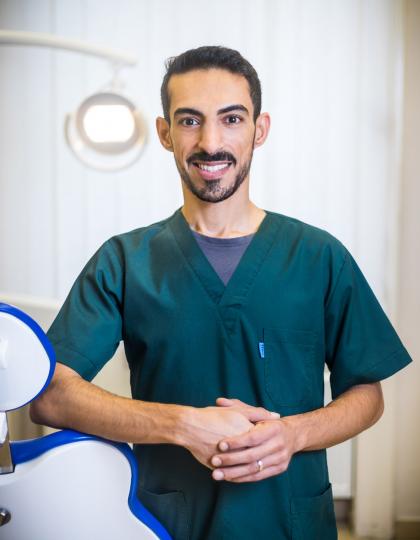 Dr. Amir Pasha Nouri - Fogorvos