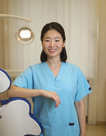Dr. Sina Choi - Dentist