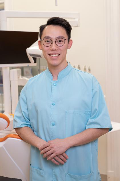 Dr. Eric Huang - Fogorvos